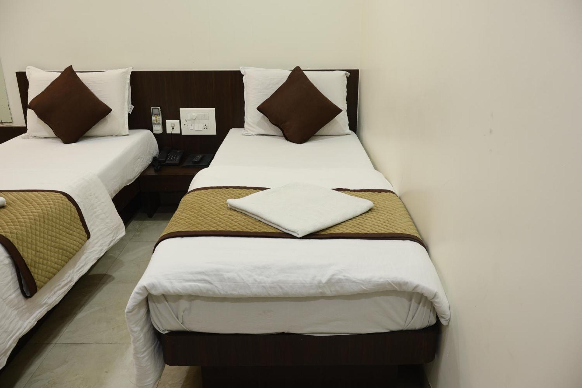 Hotel Kabir Ahmedabad Exterior foto
