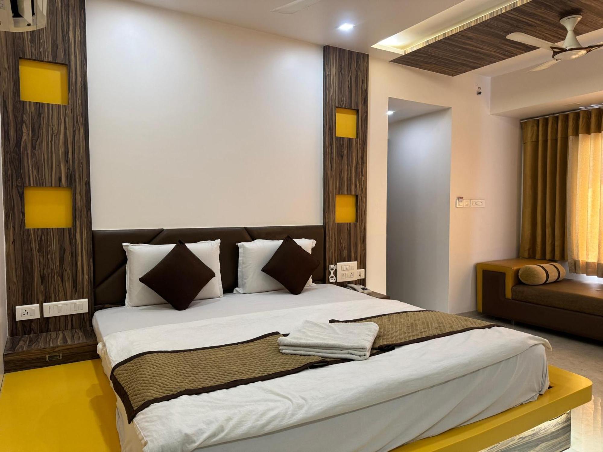 Hotel Kabir Ahmedabad Exterior foto